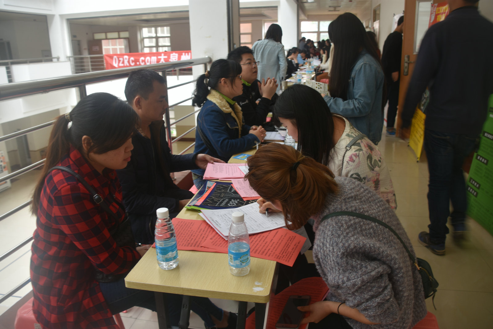 kaiyun举行食品、生物制药、鞋服、工艺美术行业校园招聘会